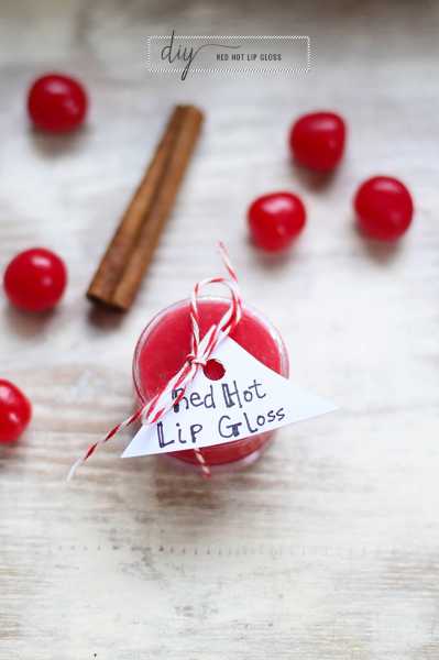 DIY-red-hot-plumping-lipgloss