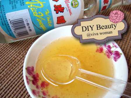 DIY-vinegar-scrub-for-cracked-heels