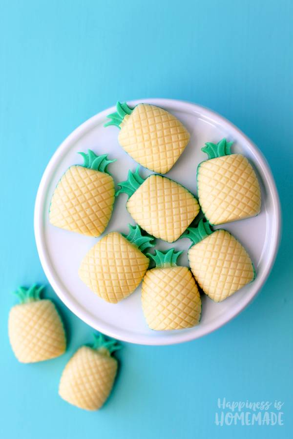 diy-pina-colada-pineapple-soaps